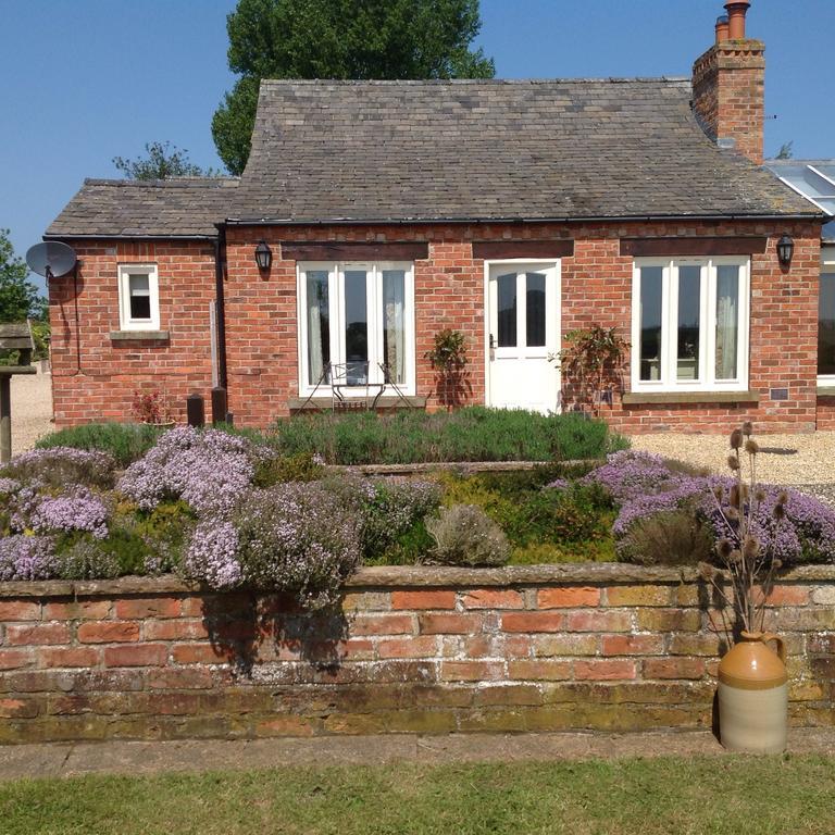 Villa Owl Barn At The Gardens Lissington Exterior foto