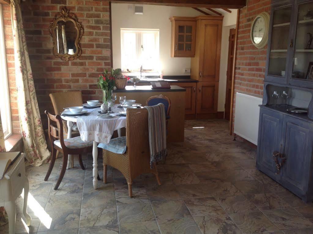 Villa Owl Barn At The Gardens Lissington Exterior foto